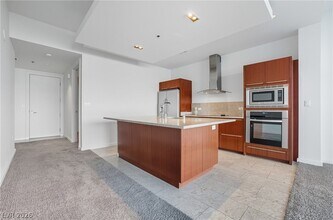 Building Photo - 4471 Dean Martin Dr