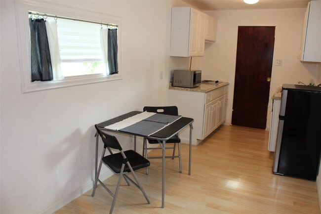 Building Photo - 3425 Southwestern