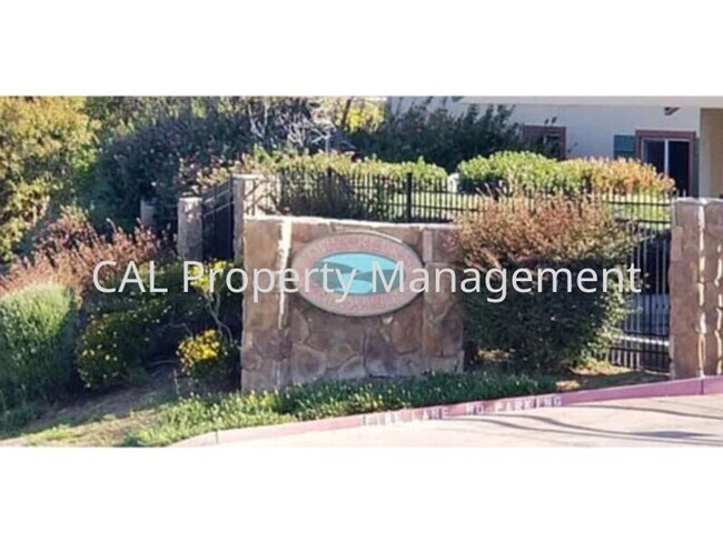 Foto del edificio - Two bedroom condo for rent in Salinas, CA!