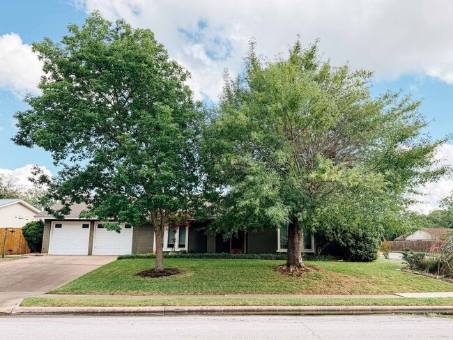 Building Photo - 5807 Burnhill Dr