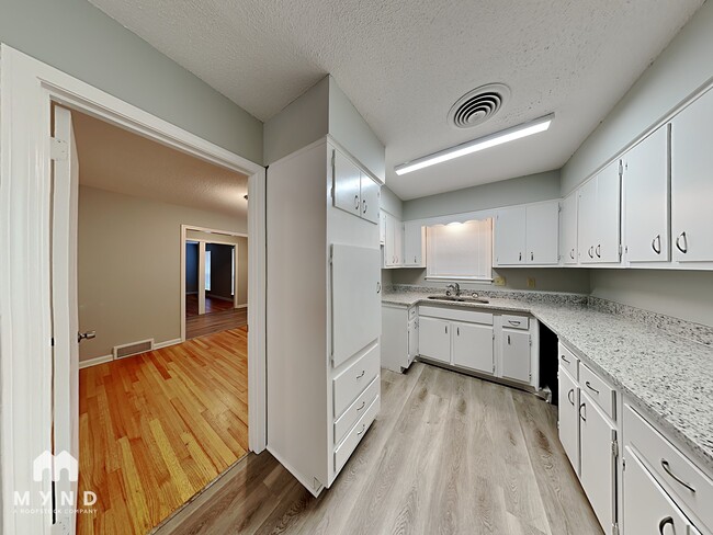 Foto del edificio - 3505 Clarke Rd