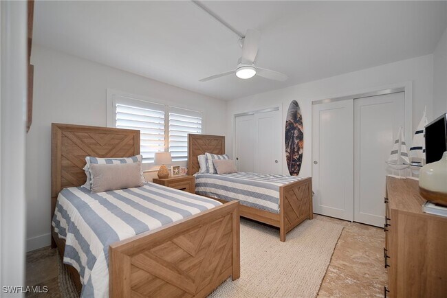 Foto del edificio - 1950 Gulf Shore Blvd N