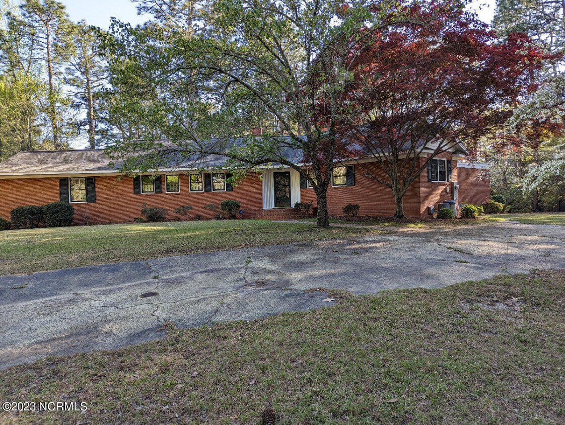 225 Arbutus Rd, Southern Pines, NC 28387 House Rental in Southern