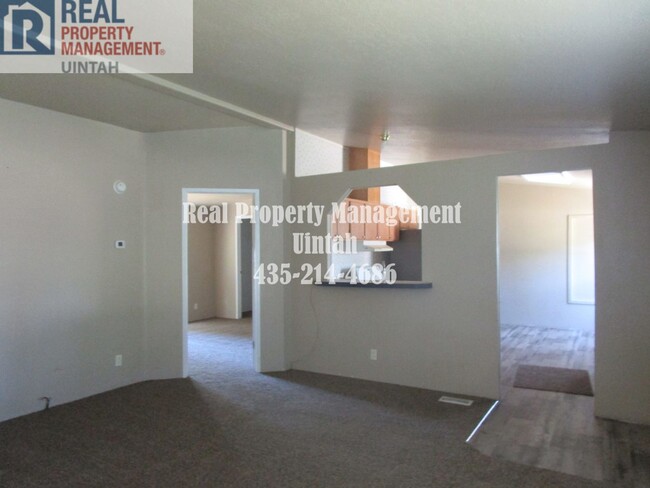 Building Photo - 3 bedroom 2 Bath Home