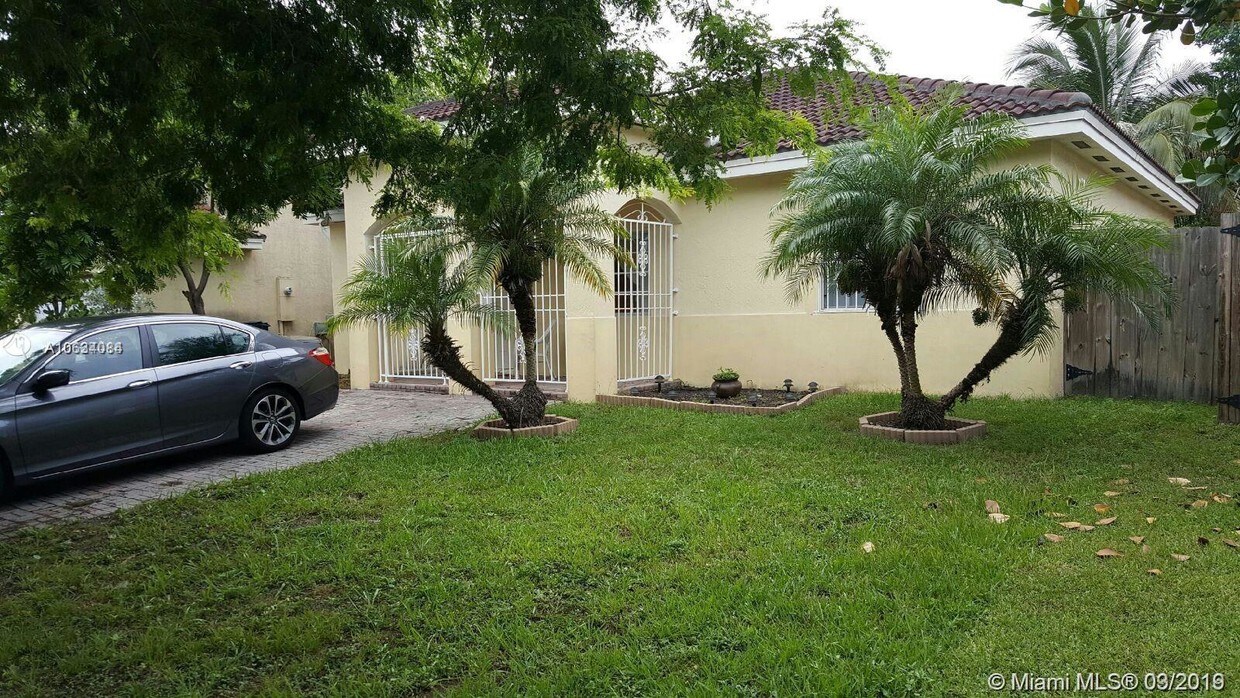 Primary Photo - 10279 SW 225th Ln