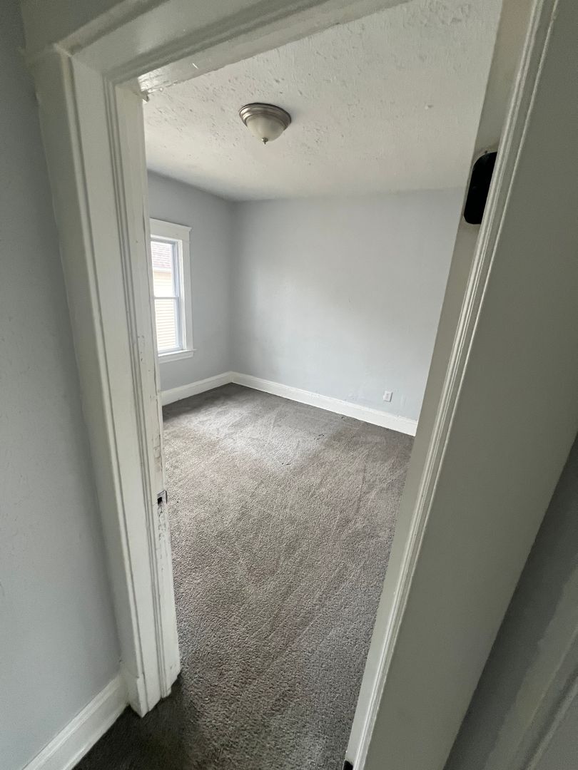 957 Parkway Rd Cleveland, OH 44108 – photo 3