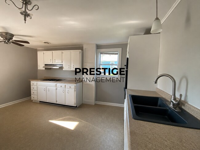 Foto del edificio - 2 Bedroom Home in Lowell