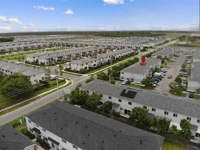 Foto del edificio - 388 NW 12th Pl