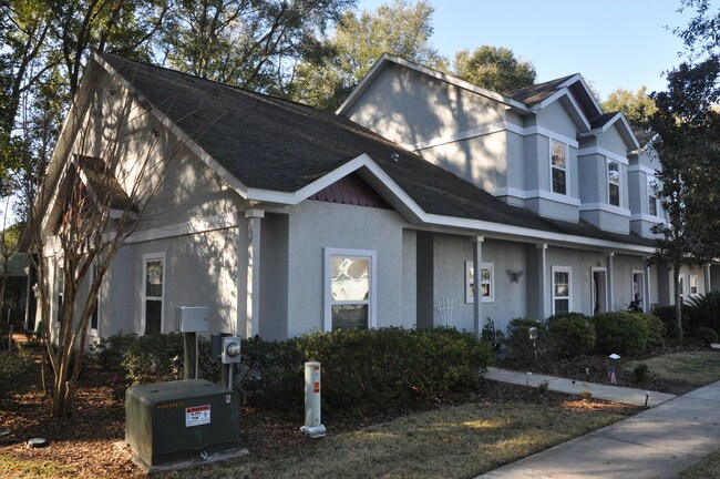 Building Photo - 358 SW 145th Dr