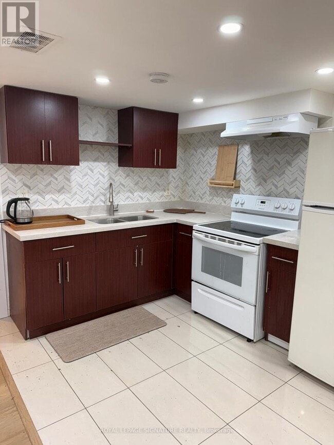 Building Photo - 25 Joseph St