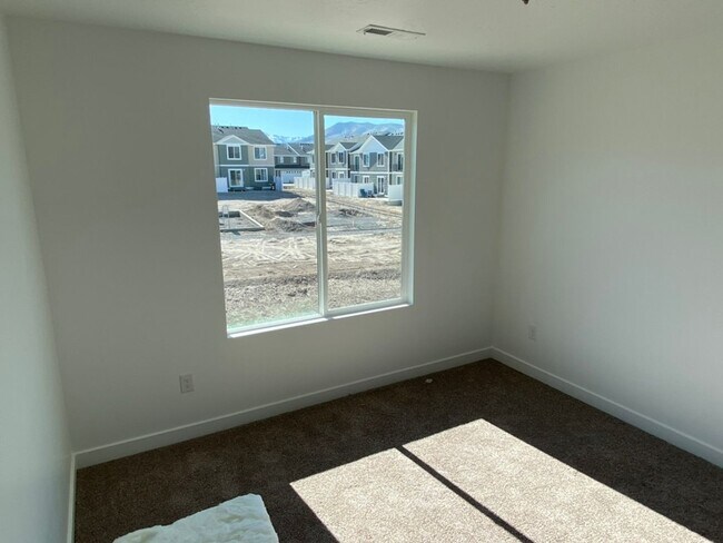Foto del edificio - Room for Rent in Lehi!