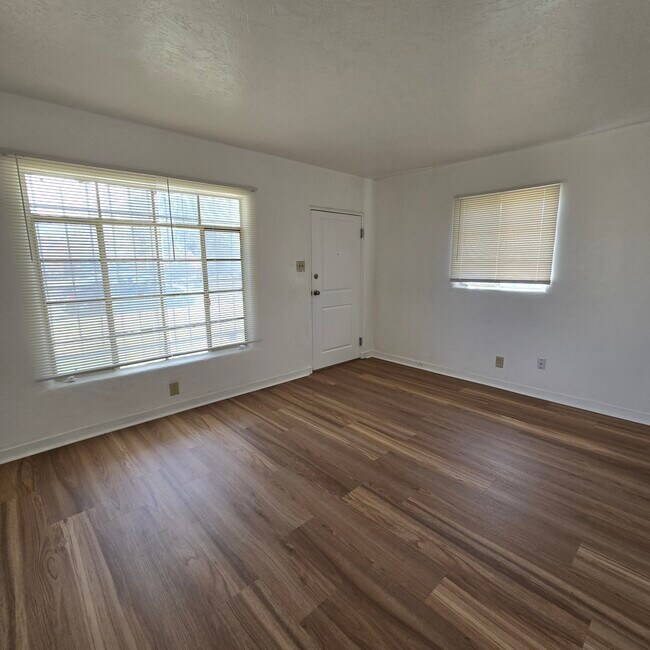 Foto del edificio - 335 Monroe St NE