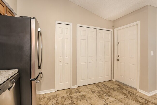 Foto del edificio - 8947 Castle Rock Dr