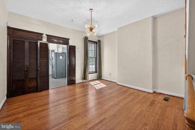 Building Photo - 1025 30th St NW