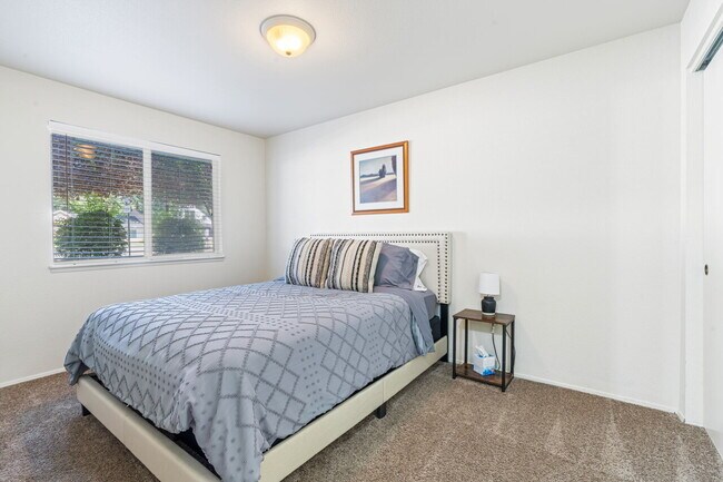 Building Photo - Boise Cozy Condo