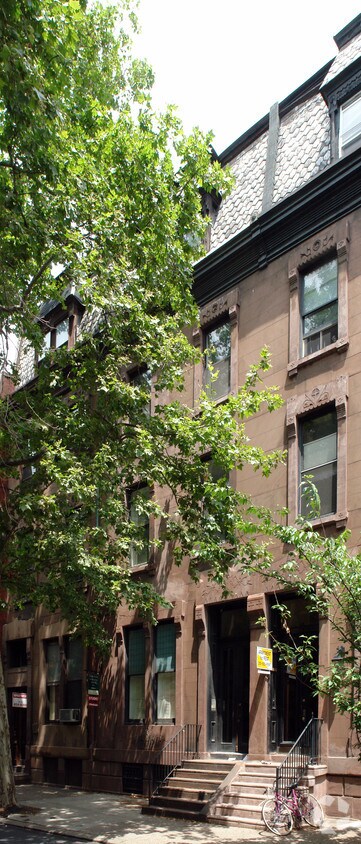 Primary Photo - 2043 Spruce St