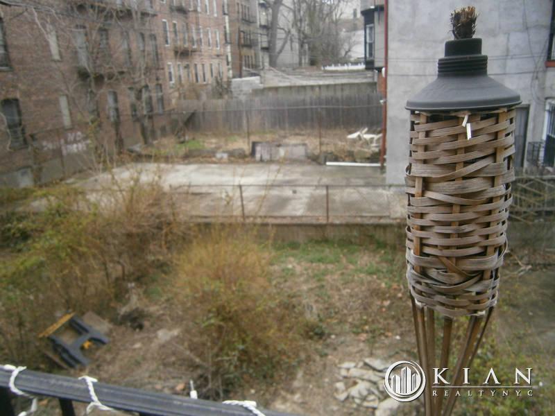 Primary Photo - 171 Kingston Ave