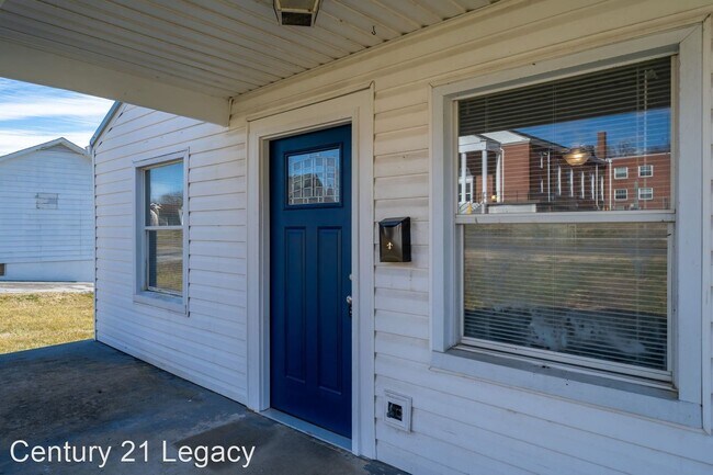 Building Photo - 2 br, 1 bath House - 2031 Fort Robinson