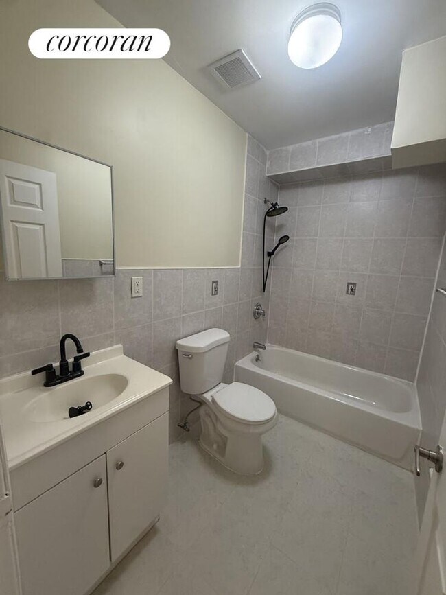 Foto del edificio - 169 Beach 96th Street