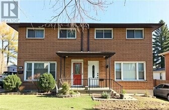 Building Photo - 231 Perth St