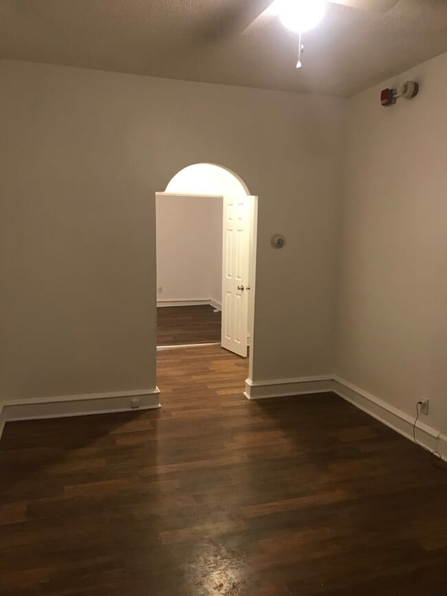 Foto del edificio - 5818 Willows Ave