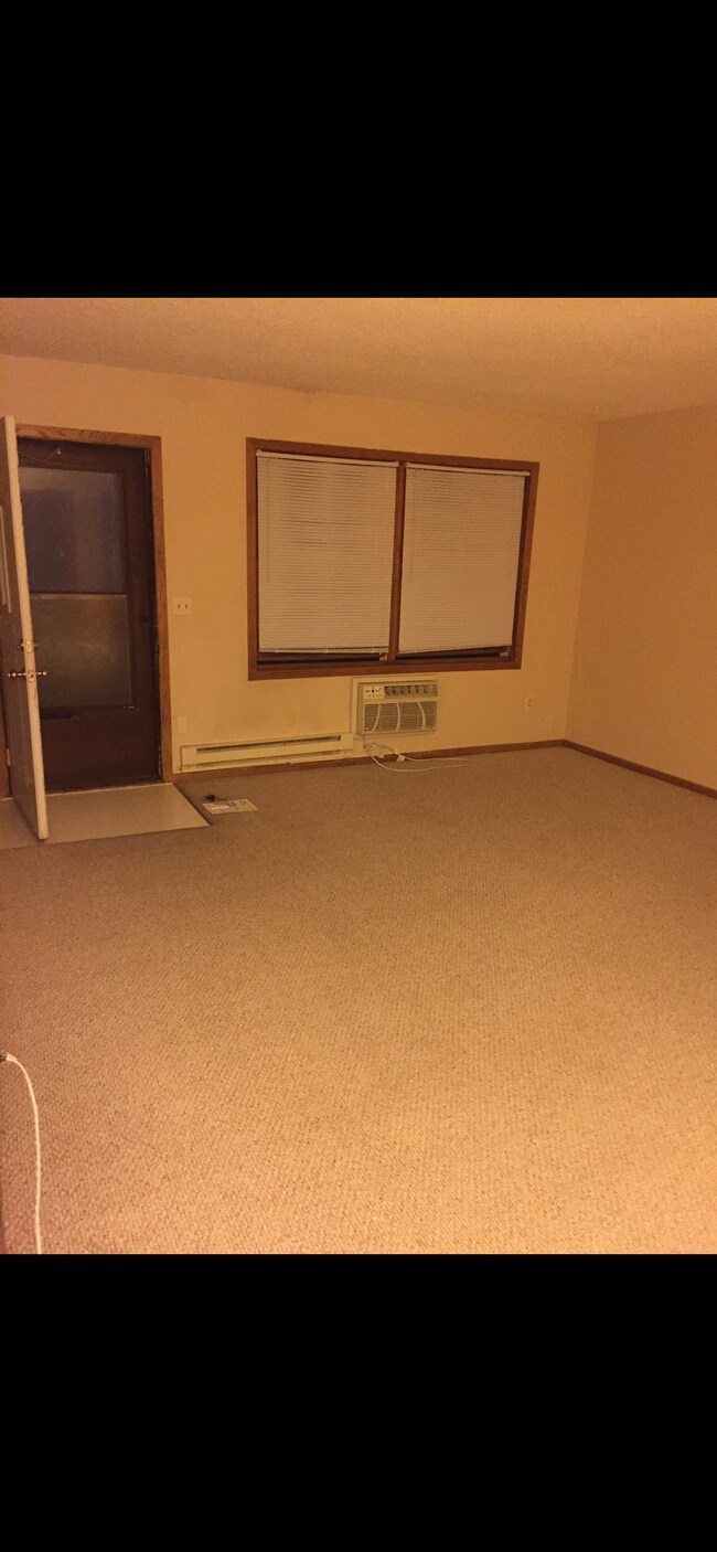 Building Photo - 1506 Pinewood Ln