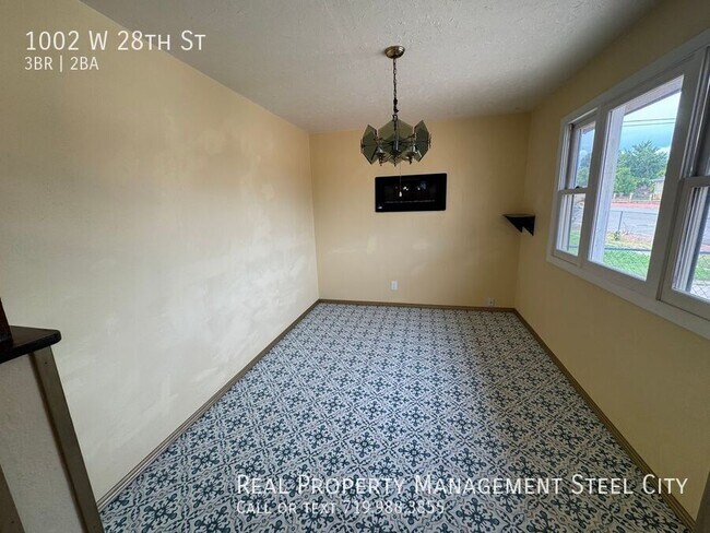 Foto del edificio - 1002 W 28th St