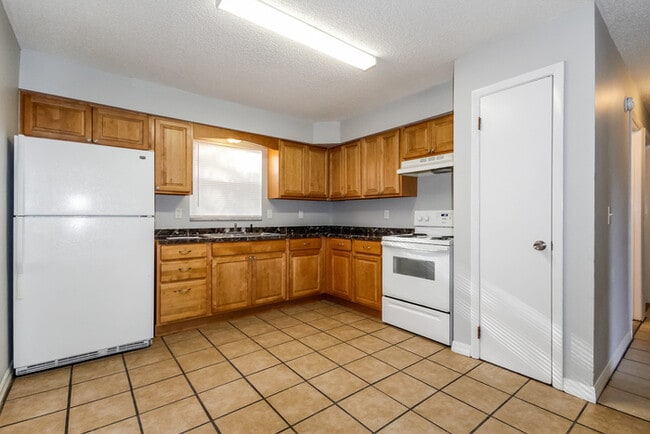 Building Photo - 3BR 1BA ranch cul-de-sac home now leasing!