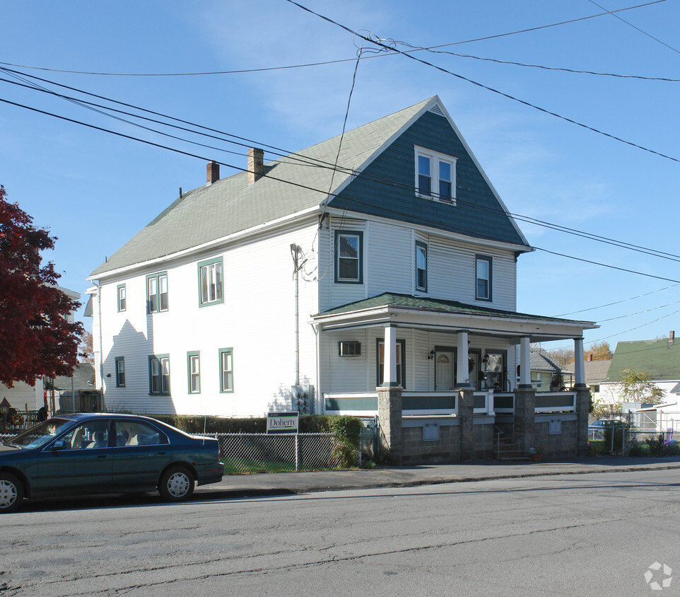 Primary Photo - 326 E Elm St