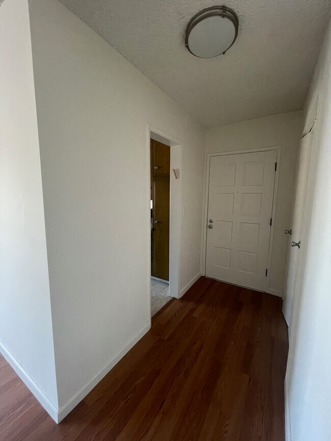 Building Photo - 9157 Alcott St