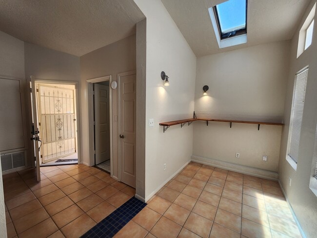 Building Photo - 4609 Fairfax Dr NW