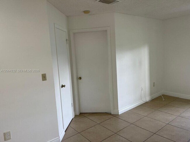 Foto del edificio - 6740 NW 175th Ln