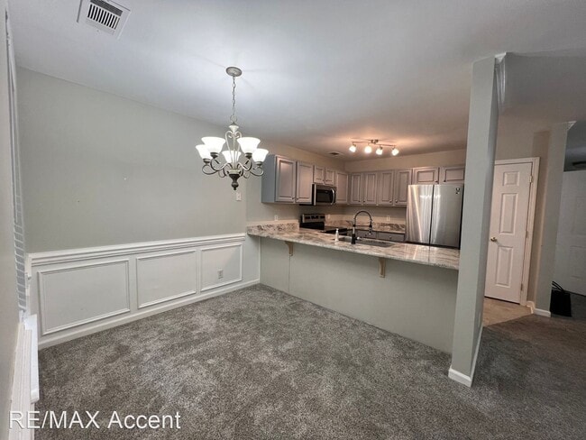 Building Photo - 3 br, 2.5 bath House - 11903 Apache Ave. U...