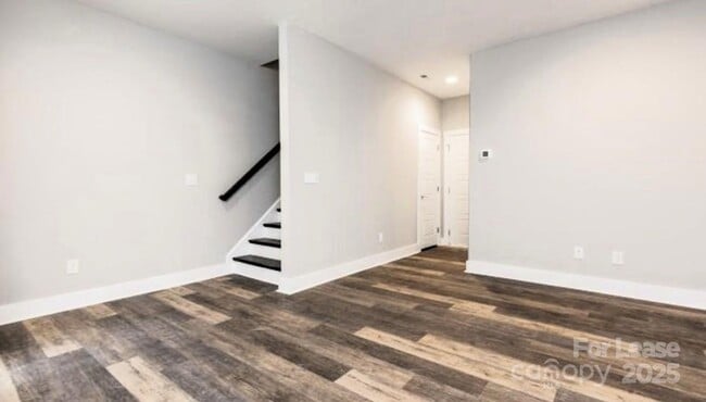 Building Photo - 1134 E 36th St