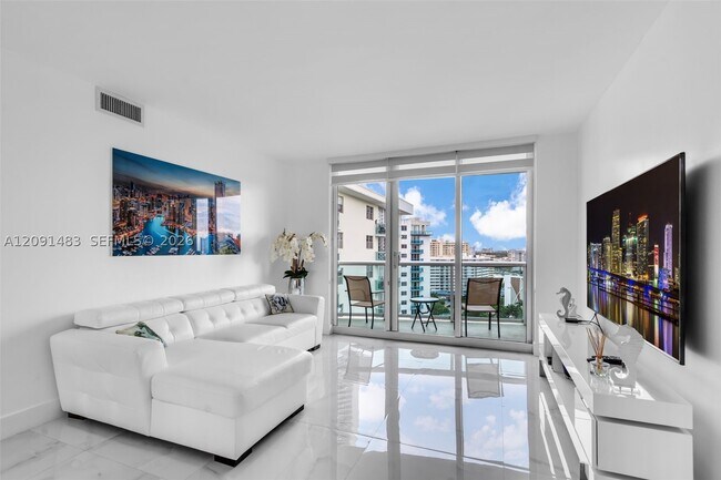 Building Photo - 3901 S Ocean Dr