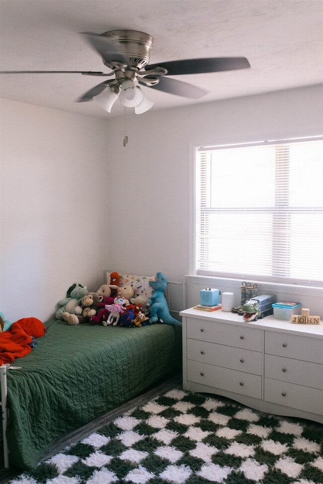 Foto del edificio - 2597 Panther Creek Rd