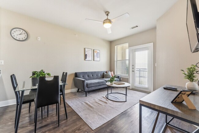 Foto del edificio - 3090 Outlet Pkwy