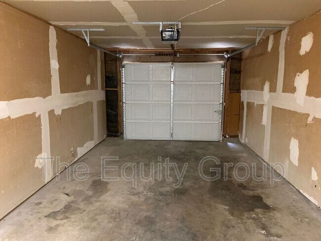 Foto del edificio - 547 Tulare Ave