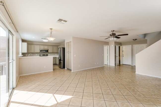 Foto del edificio - 225 N 223rd Ave