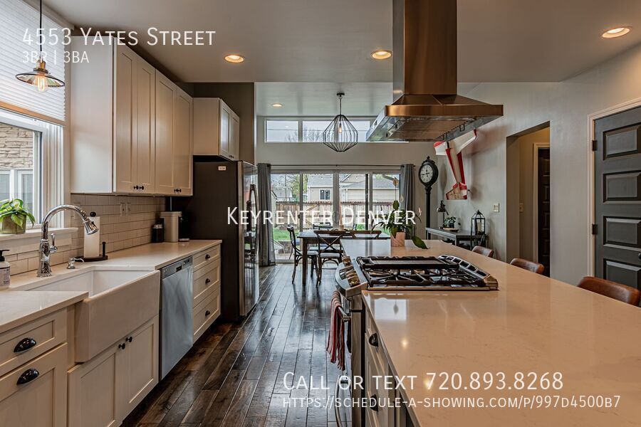 Primary Photo - Stunning 3 Bedroom Berkeley Home Complete ...