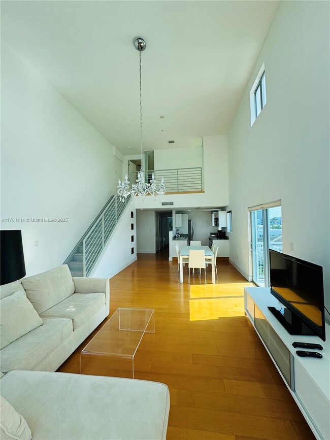 Foto del edificio - 7728 Collins Ave