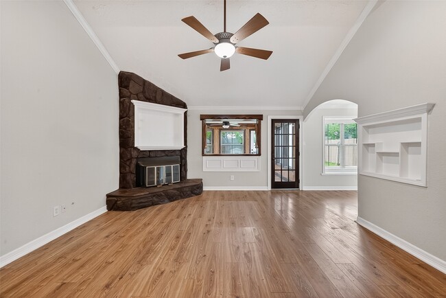 Foto del edificio - 13907 Old Village Ln