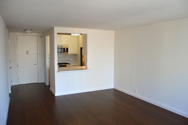 Foto del edificio - 200 E 94th St