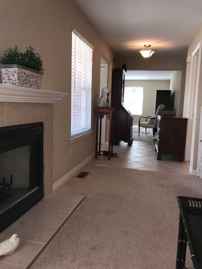 Foto del edificio - 180 Barrington Cir