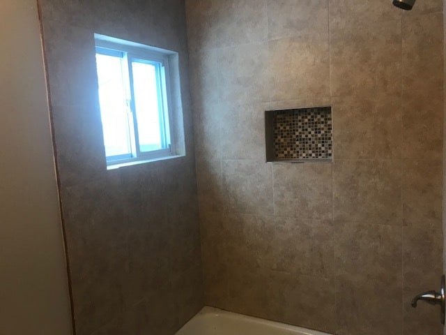 Building Photo - 2919 Tamarack Dr