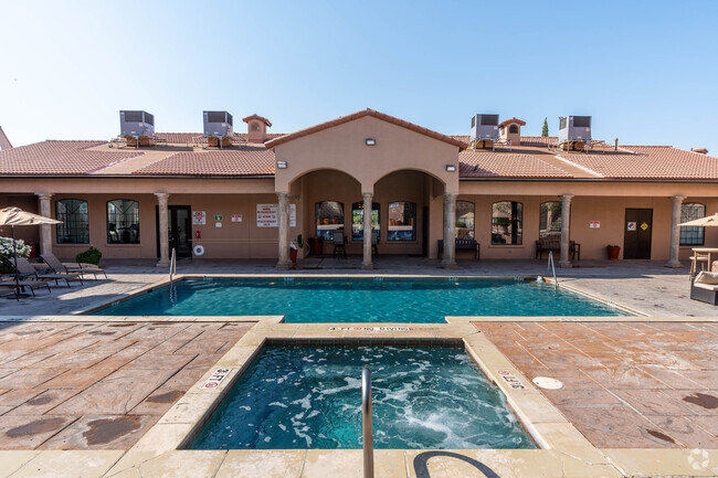 Piscina - The Tuscany at Mesa Hills