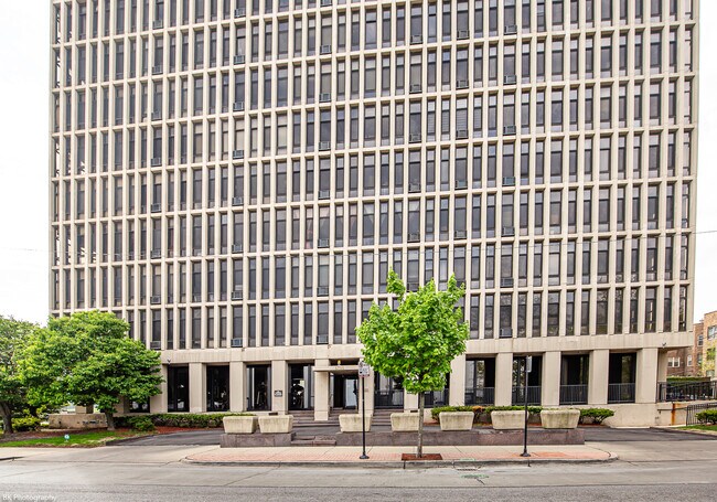 Foto del edificio - 6700 S South Shore Dr