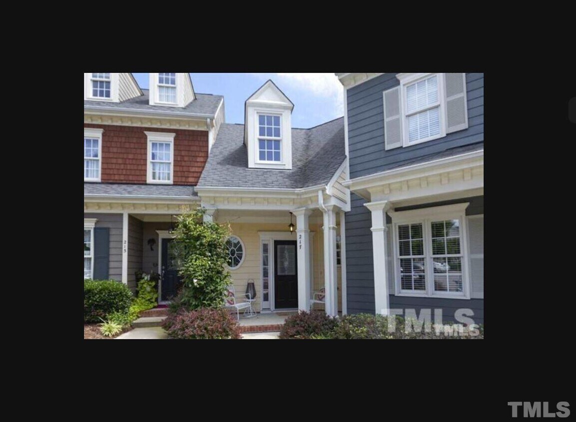 Primary Photo - 217 Old Grove Ln