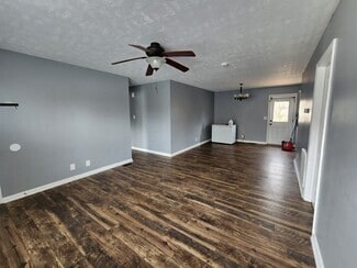 Building Photo - 573 Somerset Ln