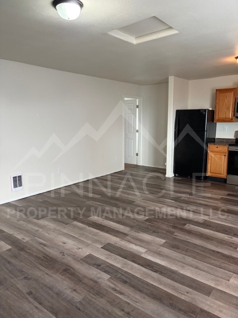 Building Photo - 323 Emerald Rd